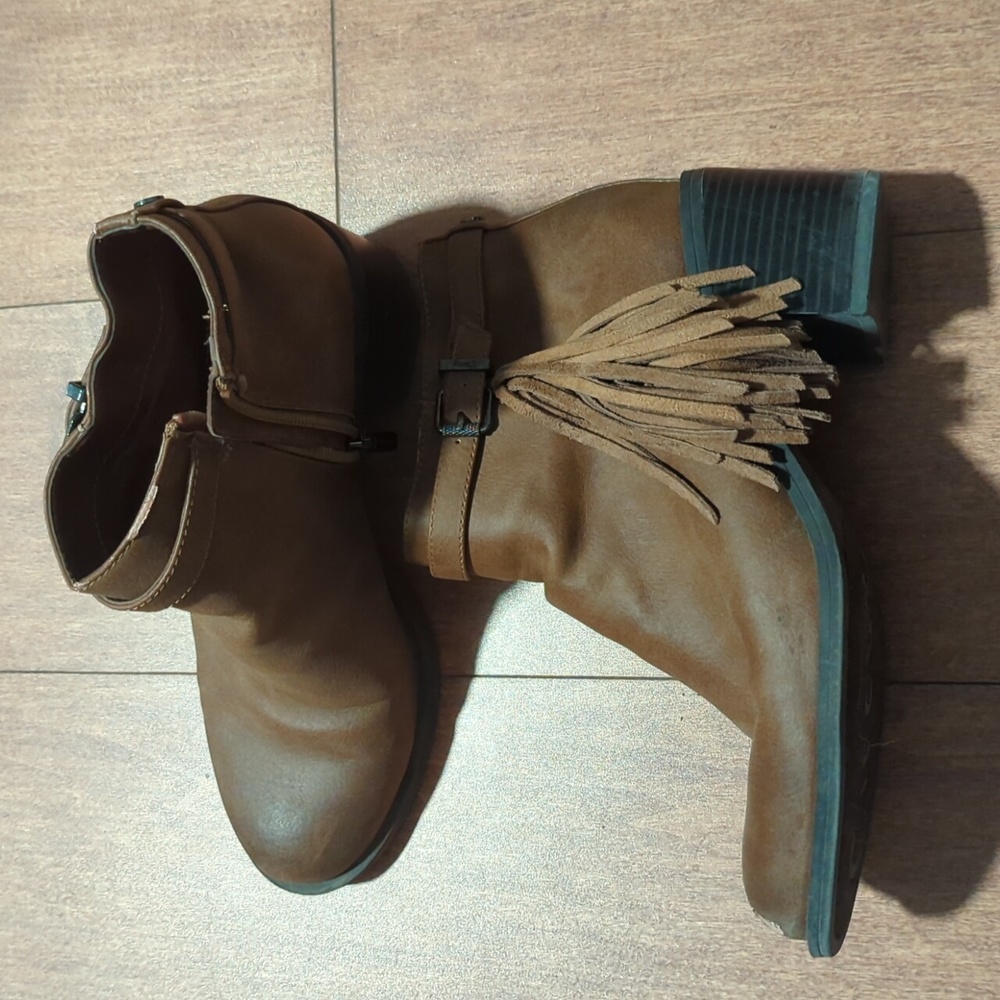 Circus by Sam Edelman Jolie Brown Leather Fringe Booties, size 8.5